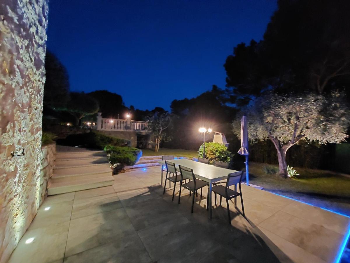 Gite Les Pins Climatise Piscine Chauffee Jardin Peymeinade Exterior foto